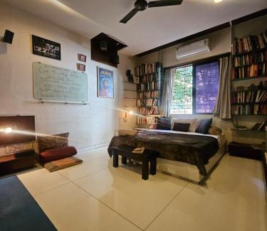 Pali Hill Apartment | The BeautIFUl BollyWooD HOME 2BHK in Bandra