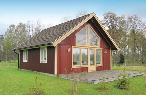 Bolmso House | The beautiful cottage on the island of Bolmsö is located 600 m walk from the lake.