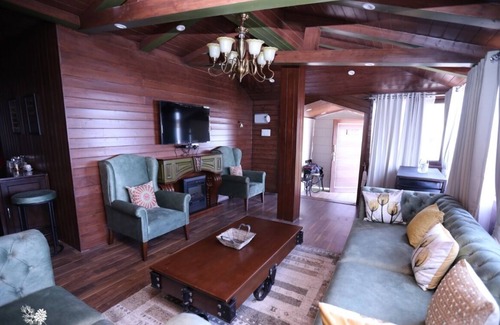 The Mall Road House | The beautiful log house
