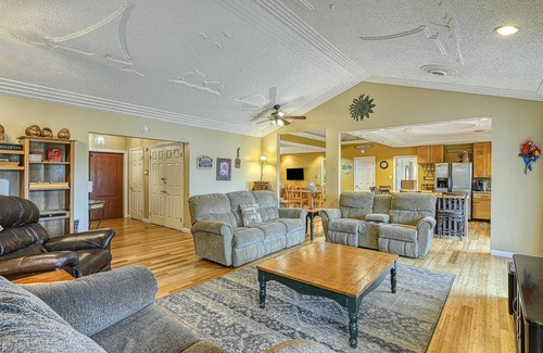 Mineral House | The beautiful Tiki House has plenty of room for your large family gathering.