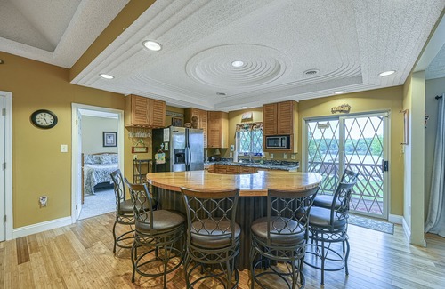 Mineral House | The beautiful Tiki House has plenty of room for your large family gathering.