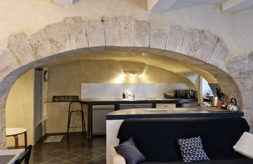 Serignan House | The beauty of the Remparts
