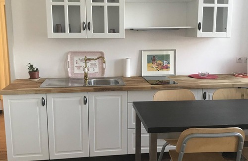 Ranes Apartment | The Bed and breakfast De Rânes