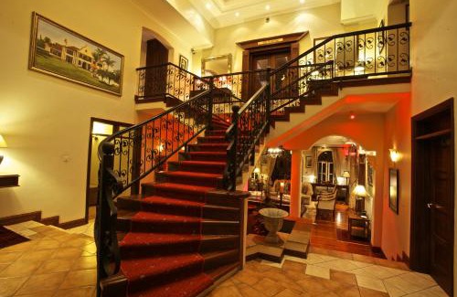 Runda Hotel | The Bedelle