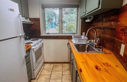 Beech Mountain Condo | The Beech Club - Breathtaking Views! Pet Friendly!