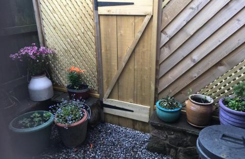 Monmouth Apartment | The Bees Knees @ Redhill Grange