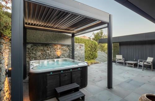 Queenstown City Centre Villa | The Belfast by MajorDomo