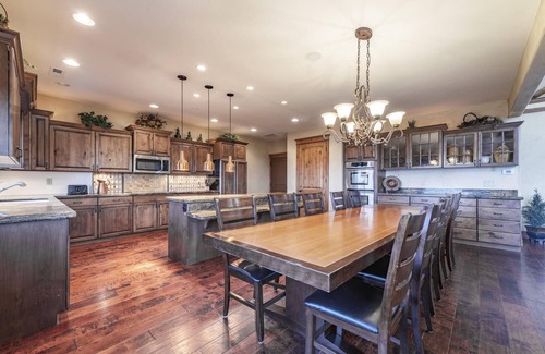 Sweetwater House | The Belize Cabin at Bear Lake (Sleeps 30)