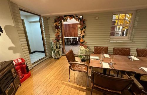 Farnham Common Hotel | The Bell and Bottle