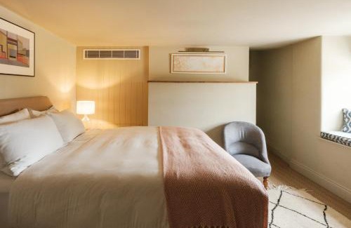 Zeals Hotel | The Bell & Crown