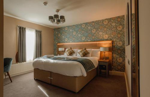 Tanworth in Arden Hotel | The Bell