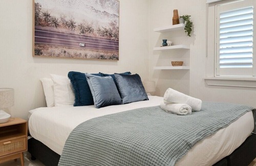Bellevue Hill Apartment | 'The Bellevue' - Art Deco Abode, close to Bondi Beach!