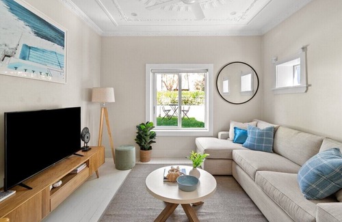 Bellevue Hill Apartment | 'The Bellevue' - Art Deco Abode, close to Bondi Beach!