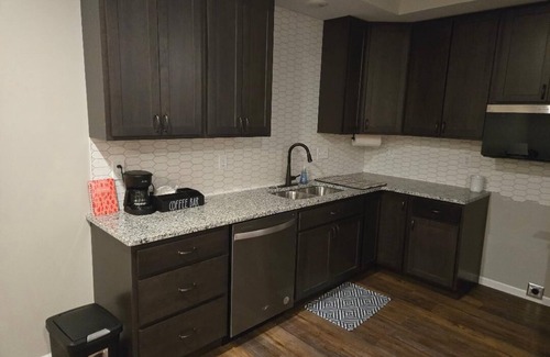 Hallsville House | The Benjamin House, Comfortable Townhouse with small town feel