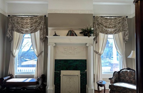 Guthrie Bed & Breakfast | The Bennett Room at The Judges Chambers