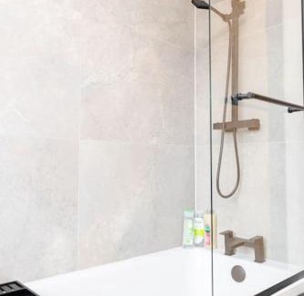 Gabalfa Apartment | The Berriman Collection Stylish 2 Bedroom Apartment