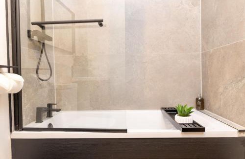 Gabalfa Apartment | The Berriman Collection Stylish 2 Bedroom Apartment