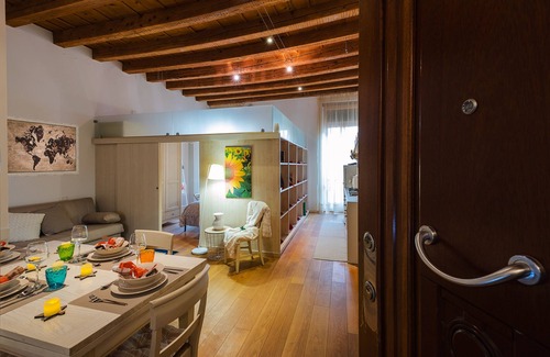 Citta Antica Apartment | THE BEST EXPERIENCE OF HOSPITALITY IN A STEP FROM THE ARENA WITH FREE WI FI!