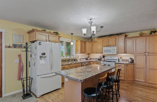 Soldotna House | The best location on the Kenai River!