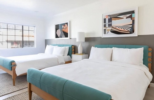 Piedmont Avenue Hotel | The best of art, history, and natural science at Oakland Museum of California!
