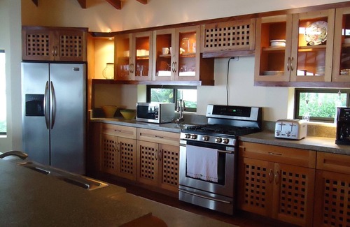 Dominicalito House | The Best of Both, Hotel Style Suites with the Comforts of Home