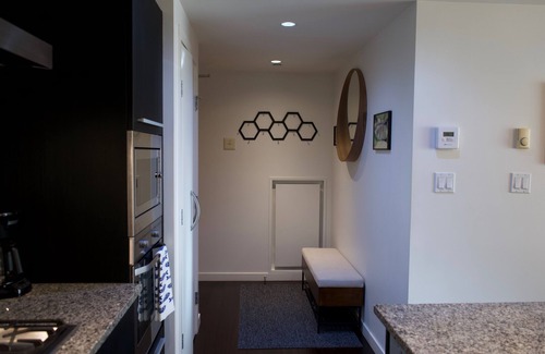 Downtown Victoria Apartment | The best of Downtown Victoria at "The Falls"