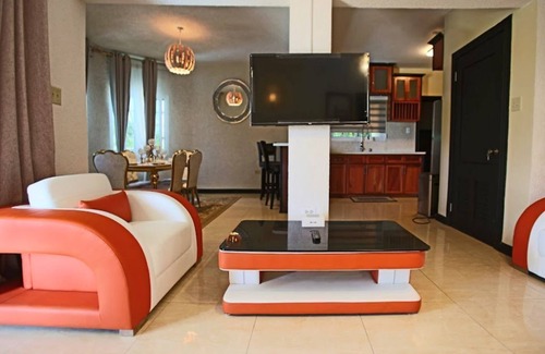 IronShore Estates House | The Best Vacation 2 Bedrooms Townhouse in MoBay