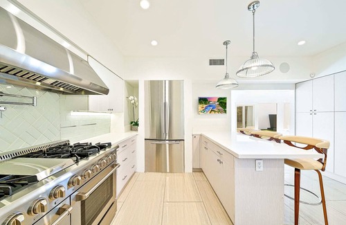 The Flats Apartment | The Beverly Hills Palace