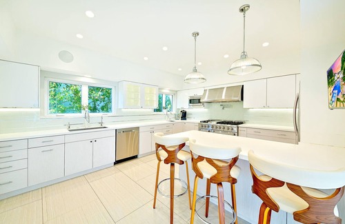 The Flats Apartment | The Beverly Hills Palace