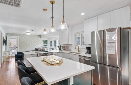 Frangista Beach House | The Beverly