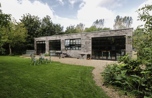 Malmesbury Cottage | THE BIG BOX BRANDEERS, pet friendly, with open fire in Minety