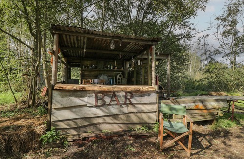 Malmesbury Cottage | The Big Box Brandeers