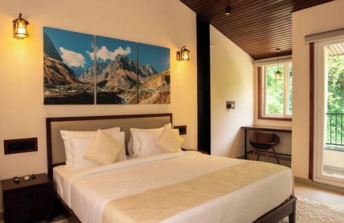 Shivpuri Hotel | The Big Bridge