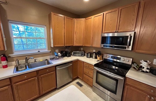 Lake of the Woods House | The Big Chill: a 4-bedroom house on Sweetbriar Park at Lake of the Woods