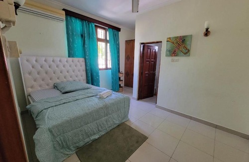 Mbezi Beach Villa | The big group 8 bedrooms comfort Villa