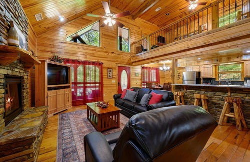 Broken Bow Cabin | The Big Lost Cabin at Hochatown