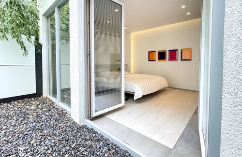 Neuhausen Apartment | the big modern perfect apartment - SIX MONTHS MINIMUM! DO NOT ASK!!!