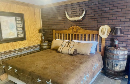 Amarillo Apartment | The Big Texan Double 134
