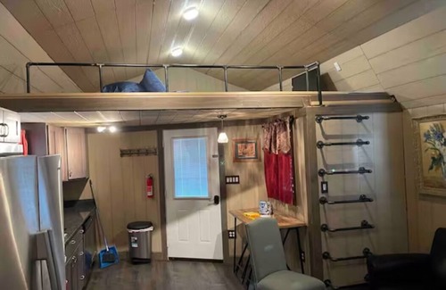 Hurricane Cabin | The Big Tiny White House