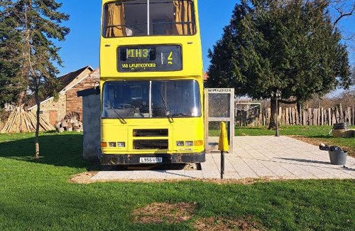 Montchevrier House | The Big Yellow Bus