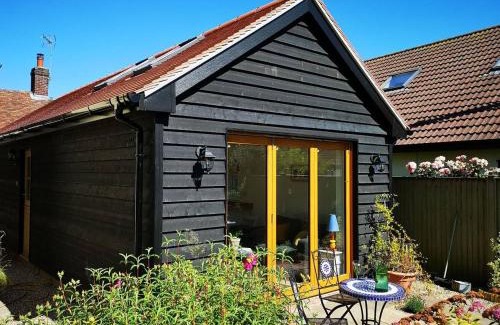 Colchester House | The Bird House at Woodburn Cottage