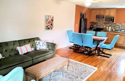 Carlsbad House | The Bird- Lovely 2 Bed Home in the Garden, Great Location