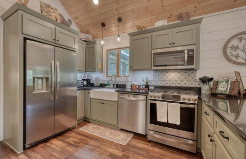 Suches Cabin | The Birdhouse
