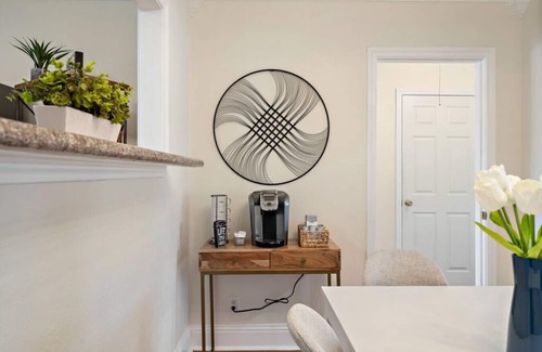 South Central Houston Apartment | The Bishop’s Haven 3