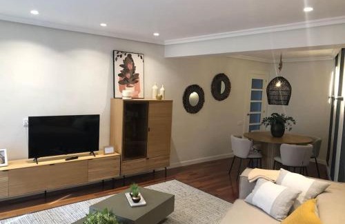 Oviedo City Centre Apartment | The Black Cherry