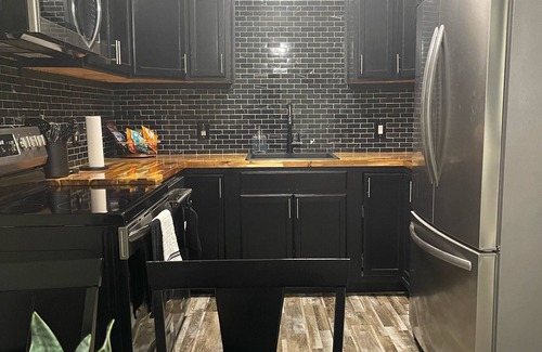 Lawton Condo | The Black House : Modern-Chic Hideaway by Ft. Sill, Shopping & Mountains