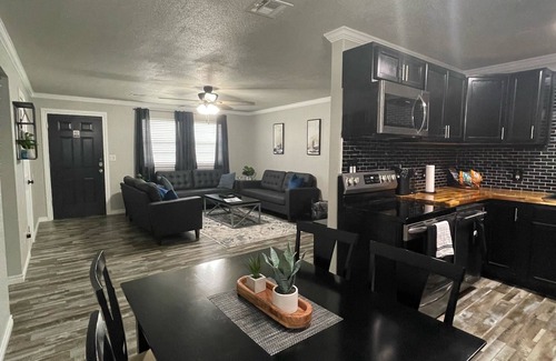 Lawton Condo | The Black House : Modern-Chic Hideaway by Ft. Sill, Shopping & Mountains