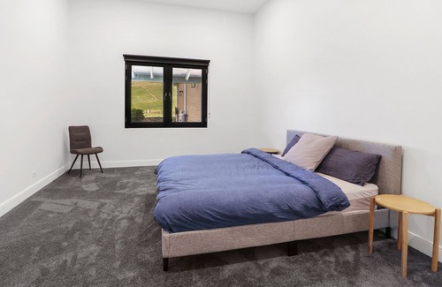 Goughs Bay House | The Black Lambe - Luxury Escape in Mansfield