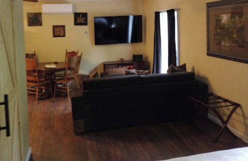 Gatlinburg - Pigeon Forge Cabin | The Black Wolf Lodge is close to everything, but secluded in the woods.