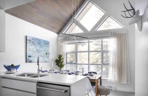 Blackcomb Apartment | The Blackcomb Lookout -4BD/3BA Slopeside Lodge
